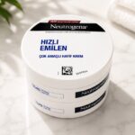 کرم مرطوب‌کننده سبک نوتروژینا (Neutrogena Fast Absorbing Multi-Purpose Cream)